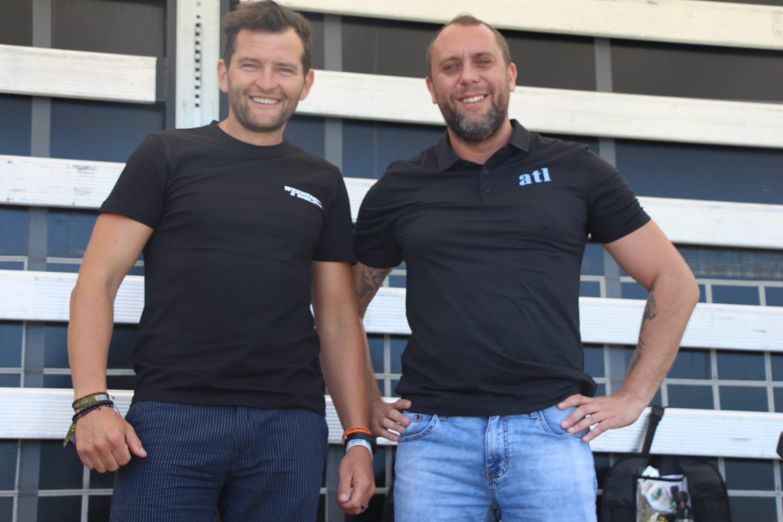 Aukcje charytatywne.